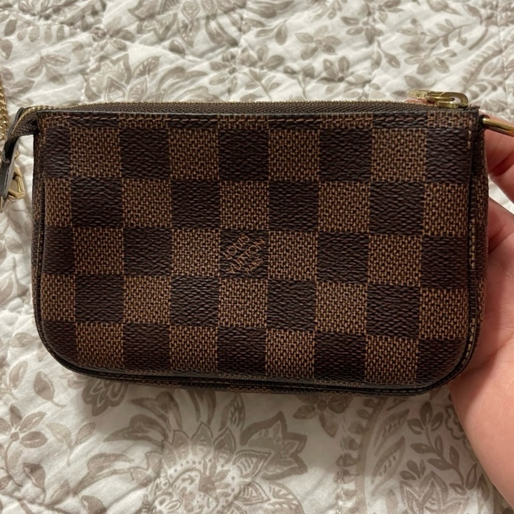 Louis Vuitton Mini Pochette
